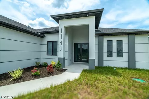 Exterior - 1142 Eclipse St E, Lehigh Acres, FL 33974 photo 2 of 5