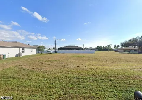622 SE 1st St, Cape Coral, FL 33990