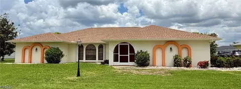 315 SE 20th Ct, Cape Coral, FL 33990