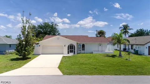 623 SE 31st Ln, Cape Coral, FL 33904