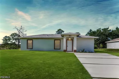 2801 42nd St W, Lehigh Acres, FL 33971