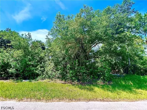 2909 4th St SW, Lehigh Acres, FL 33976