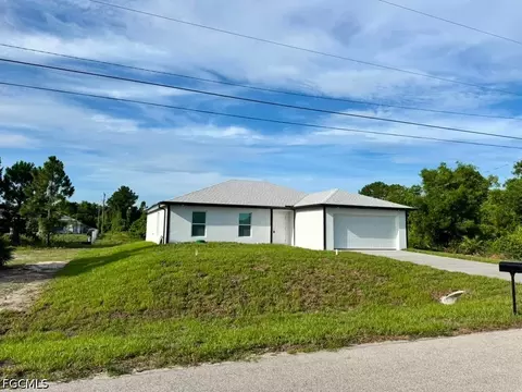 3707 32nd St SW, Lehigh Acres, FL 33976