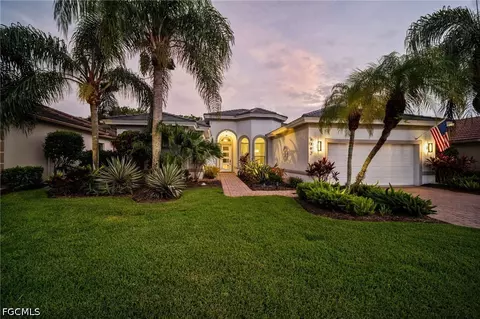 9042 Bronco Ct, Naples, FL 34113