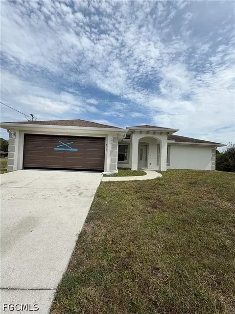 7057 Brazil Cir, Labelle, FL 33935