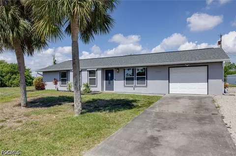 2204 NE 15th Pl, Cape Coral, FL 33909