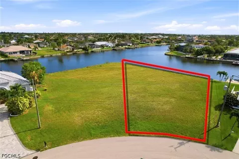 3021 SW 27th Pl, Cape Coral, FL 33914