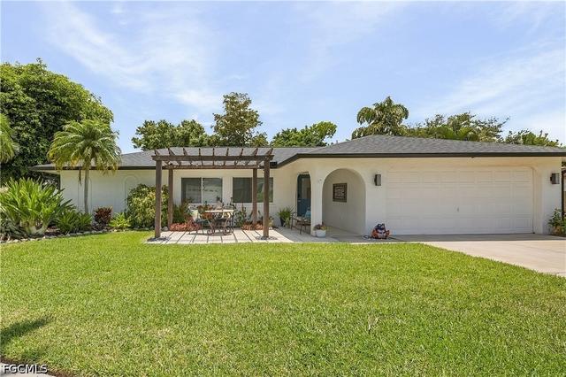 6954 Pickadilly Ct, Fort Myers, FL 33919