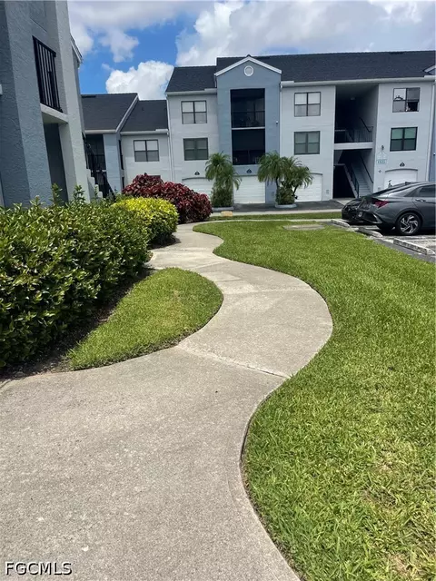 13521 Eagle Ridge Dr #123, Fort Myers, FL 33912