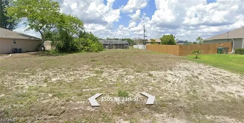 1505 NE 13th St, Cape Coral, FL 33909