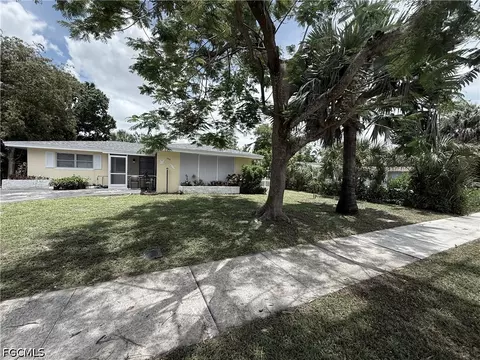3941 Maxine St, Fort Myers, FL 33901