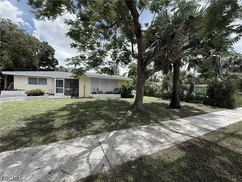 3941 Maxine St, Fort Myers, FL 33901