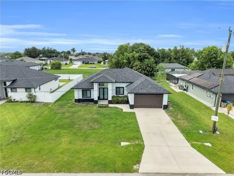 627 NW 2nd Ter, Cape Coral, FL 33993