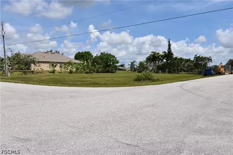 2480 NW 8th Ter, Cape Coral, FL 33993