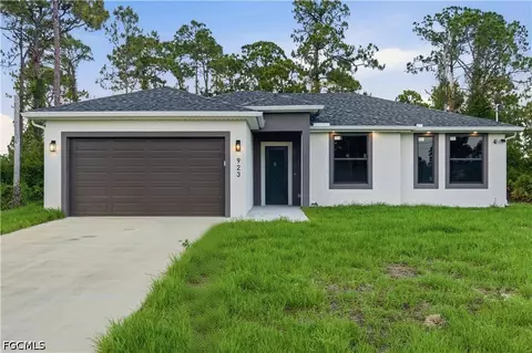 923 Milwaukee Blvd, Lehigh Acres, FL 33974