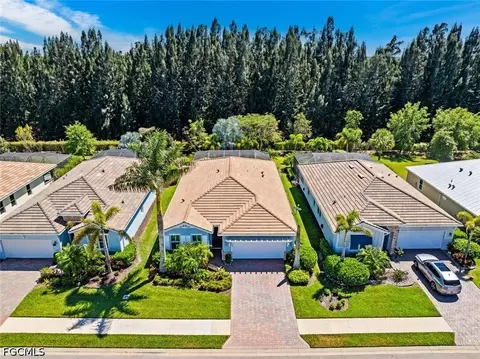 14559 Topsail Dr, Naples, FL 34114