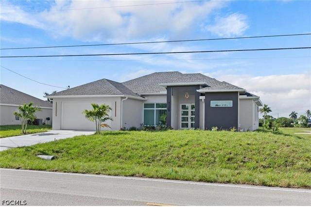 1129 Jacaranda Pkwy E, Cape Coral, FL 33909