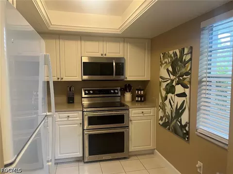 1828 Pine Valley Dr #101, Fort Myers, FL 33907