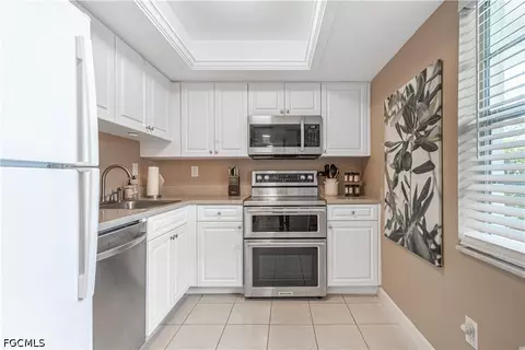 1828 Pine Valley Dr #101, Fort Myers, FL 33907