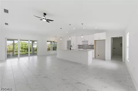 10 NW 20th St, Cape Coral, FL 33993