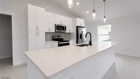 10 NW 20th St, Cape Coral, FL 33993