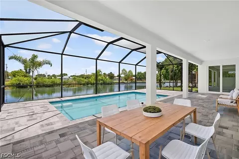 29 NE 20th Ct, Cape Coral, FL 33909