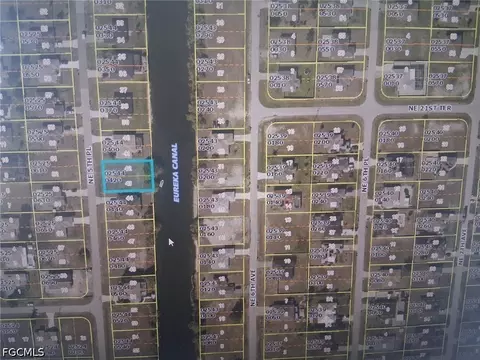 2033 NE 5th Pl, Cape Coral, FL 33909