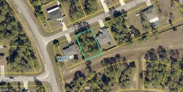 8055 Sandalwood Cir, Labelle, FL 33935