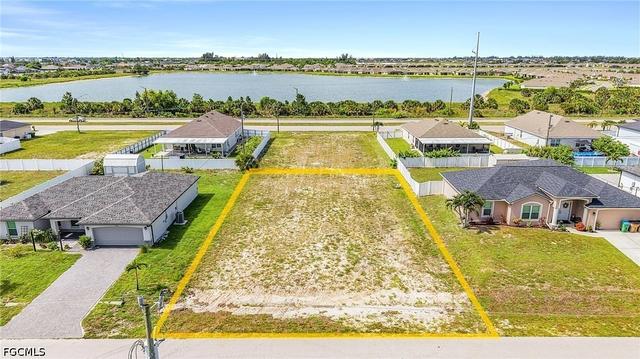 914 NW 8th Ter, Cape Coral, FL 33993