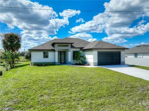 1019 Cedartree Ave, Lehigh Acres, FL 33971