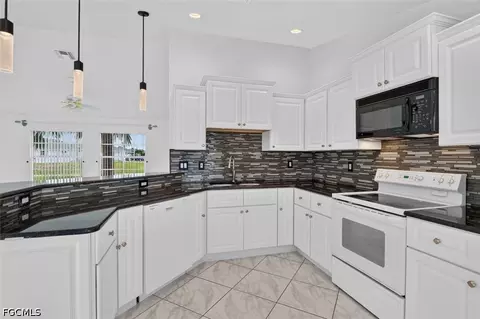 827 SW 29th Ter, Cape Coral, FL 33914