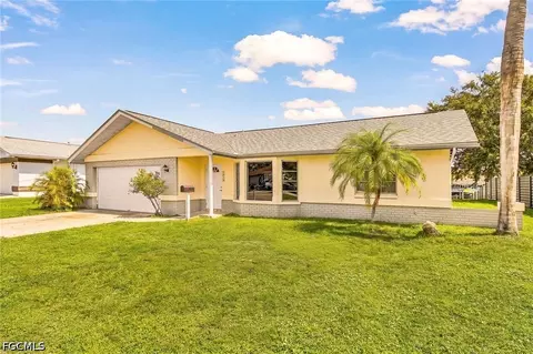 1435 SE 14th St, Cape Coral, FL 33990