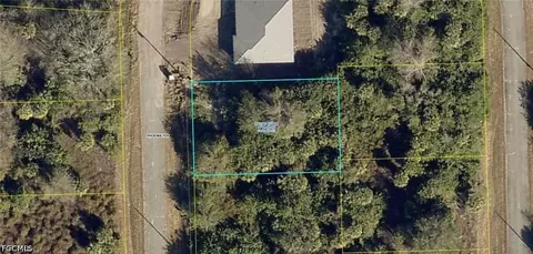 323 Phoenix Ter, Labelle, FL 33935