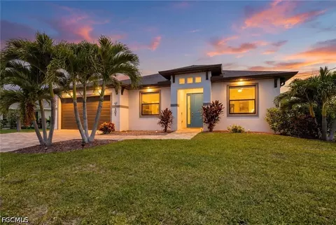 207 Gleason Pkwy, Cape Coral, FL 33914