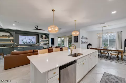 18890 Shimmer Dawn Ct, North Fort Myers, FL 33917