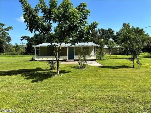 2757 Garden St, North Fort Myers, FL 33917
