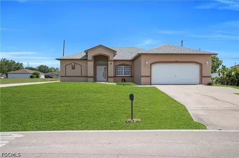 21 Kismet Pkwy E, Cape Coral, FL 33909