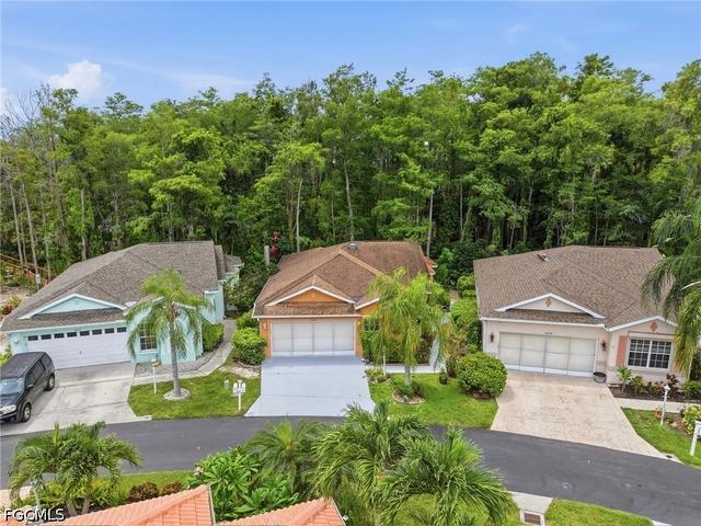 10727 Maui Cir, Estero, FL 33928