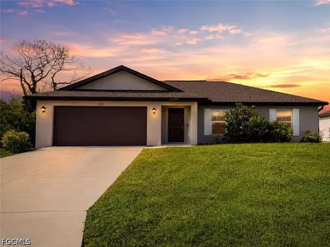1727 NW 15th St, Cape Coral, FL 33993