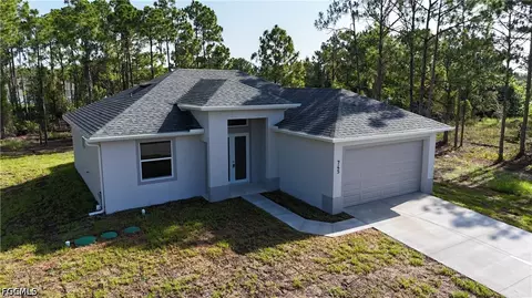 Exterior - 745 Manuel St E, Lehigh Acres, FL 33974 photo 1 of 2