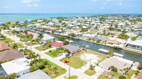 2469 Cherimoya Ln, Other, FL 33956