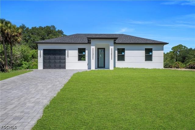 1923 Johns Ave, Lehigh Acres, FL 33972