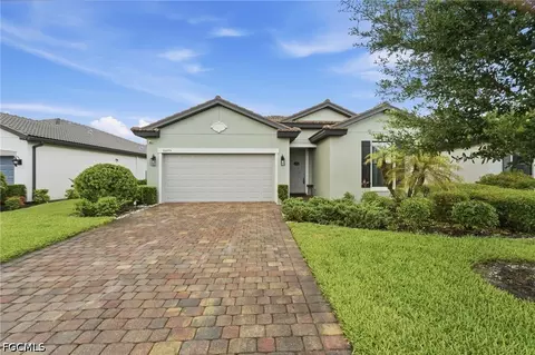 16095 Mistflower Dr, Alva, FL 33920