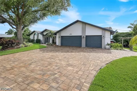 204 SE 20th Pl, Cape Coral, FL 33990