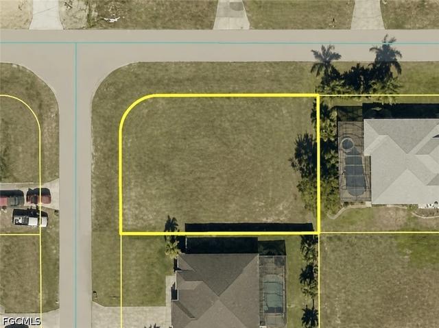 2219 NE 17th Ave, Cape Coral, FL 33909