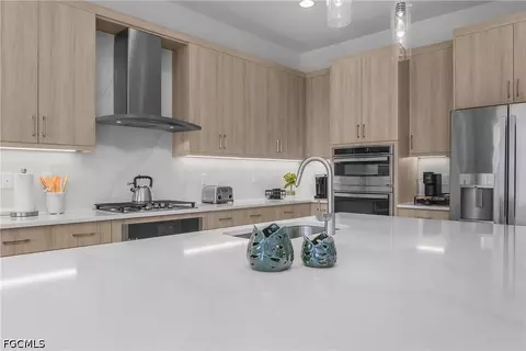 Kitchen - 12733 Caballo Ct, Estero, FL 33928 photo 5 of 6