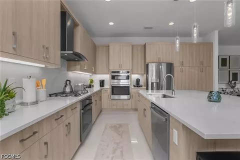 Kitchen - 12733 Caballo Ct, Estero, FL 33928 photo 3 of 6