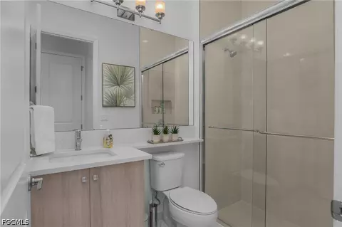 Bath - 12733 Caballo Ct, Estero, FL 33928 photo 7 of 7