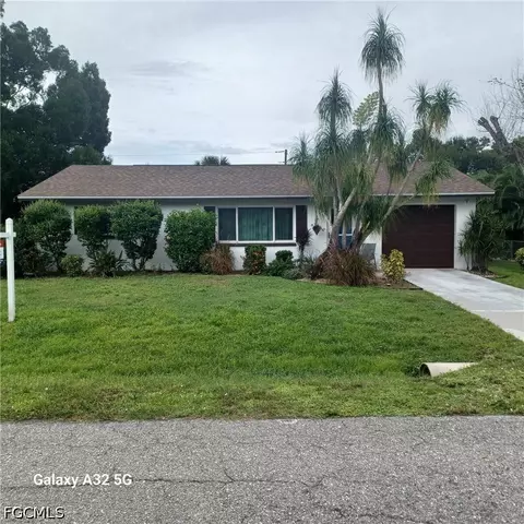 2324 Caladium Rd, Fort Myers, FL 33905