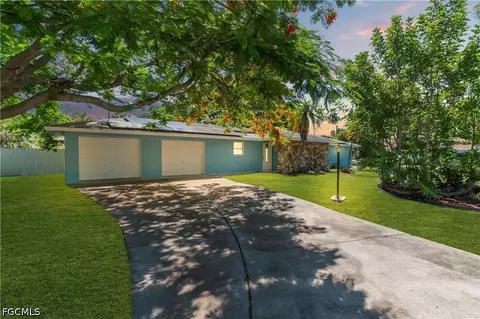 139 E Lake Dr, Lehigh Acres, FL 33936
